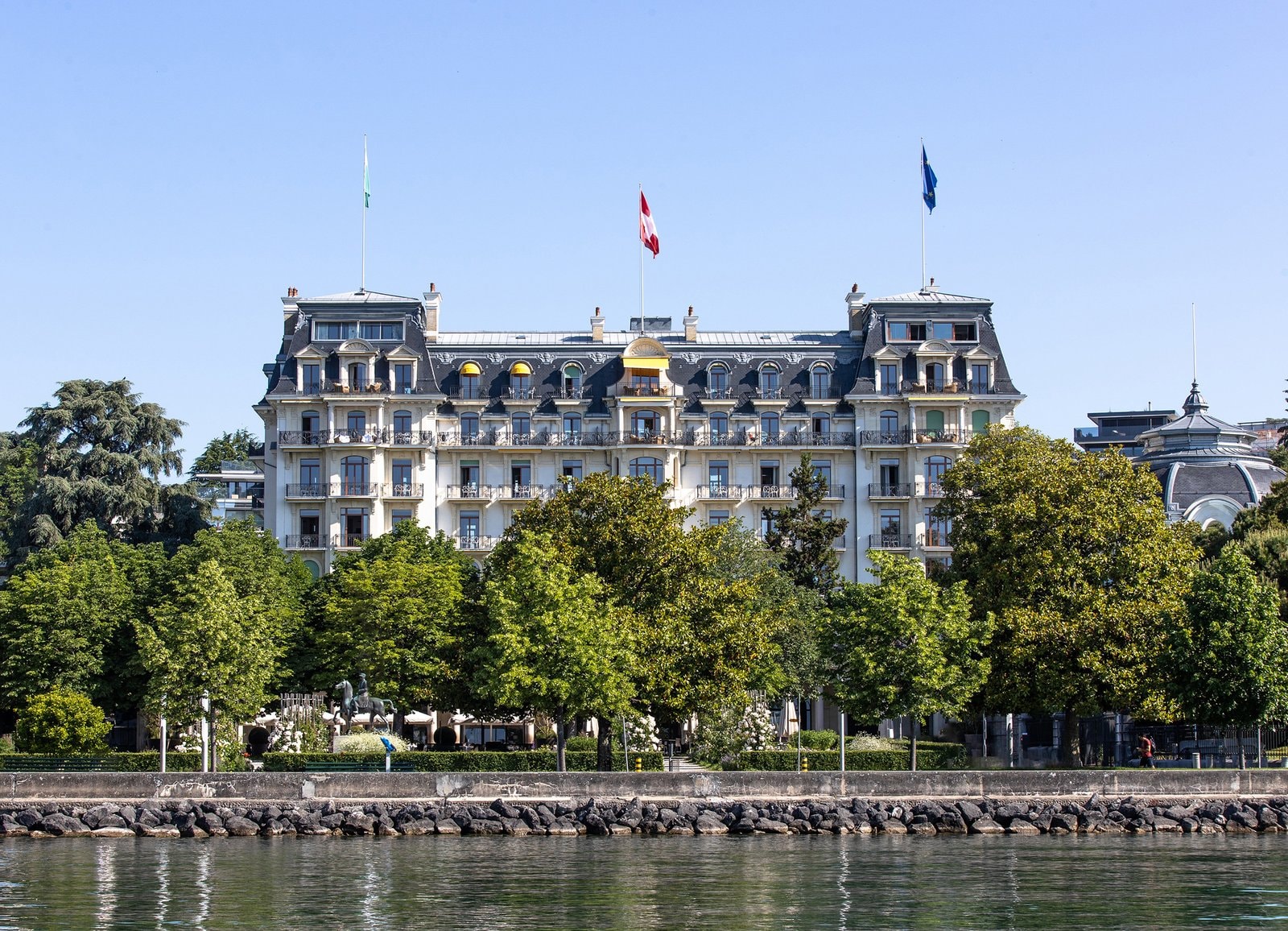 « Il primo e impareggiabile relax che possiamo offrire ai nostri clienti resta quello di un letto molto comodo. »